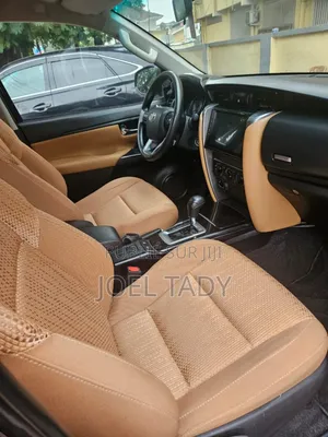 Toyota Fortuner 2021 Noir