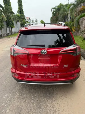 Toyota RAV4 2017 Rouge