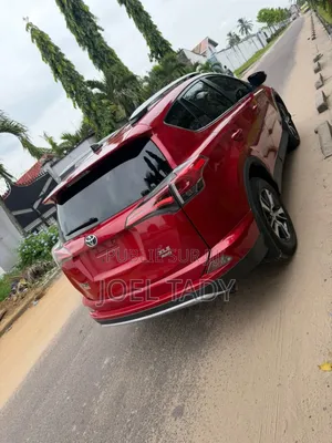 Toyota RAV4 2017 Rouge