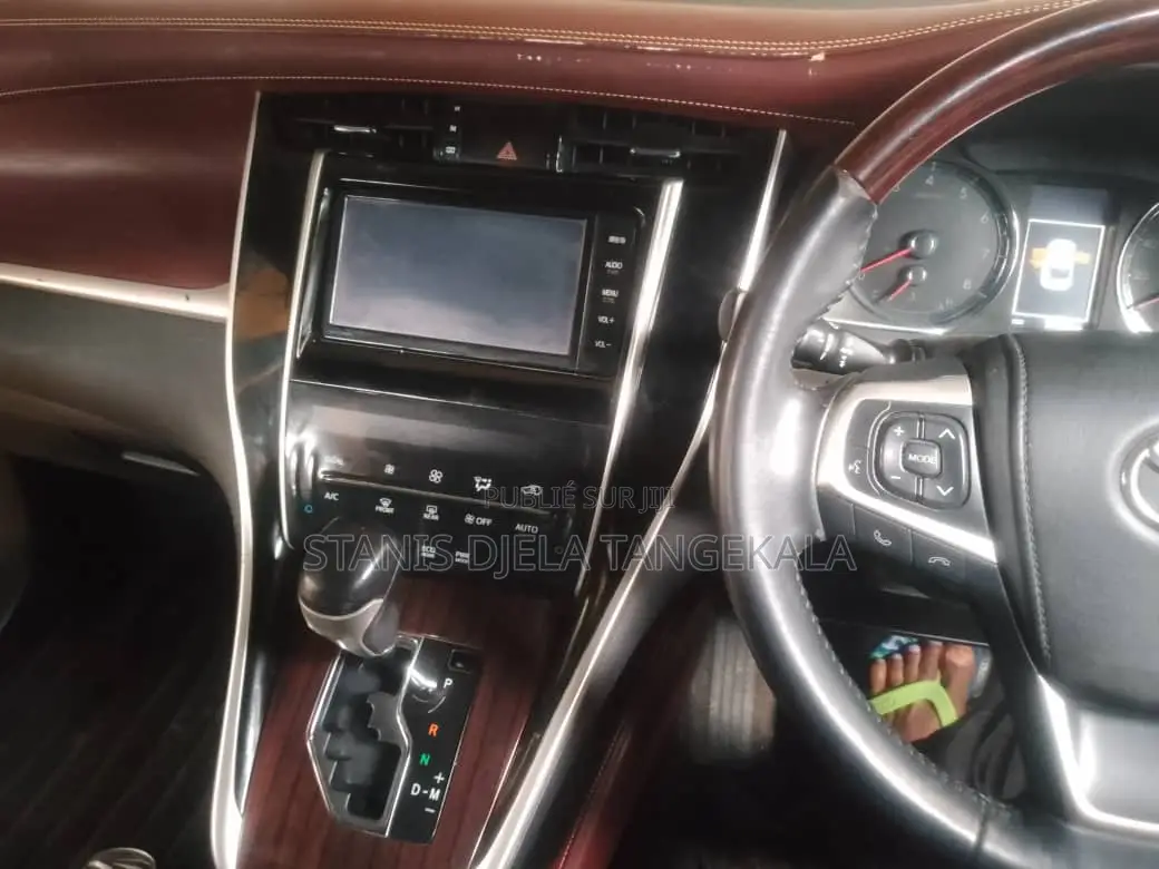 Nouveau Toyota Harrier Hybrid Z Leather Package 2024 Noir