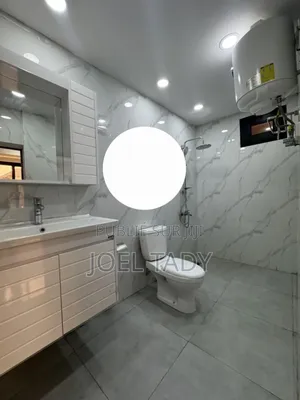 18chbre Blocs d'appartements dans Empire Supreme, Lingwala à Vendre