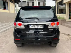 Toyota Fortuner 2015 Noir