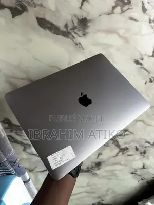 Nouveau Apple MacBook Pro 2016 16GB Intel Core 7 SSD 500GB