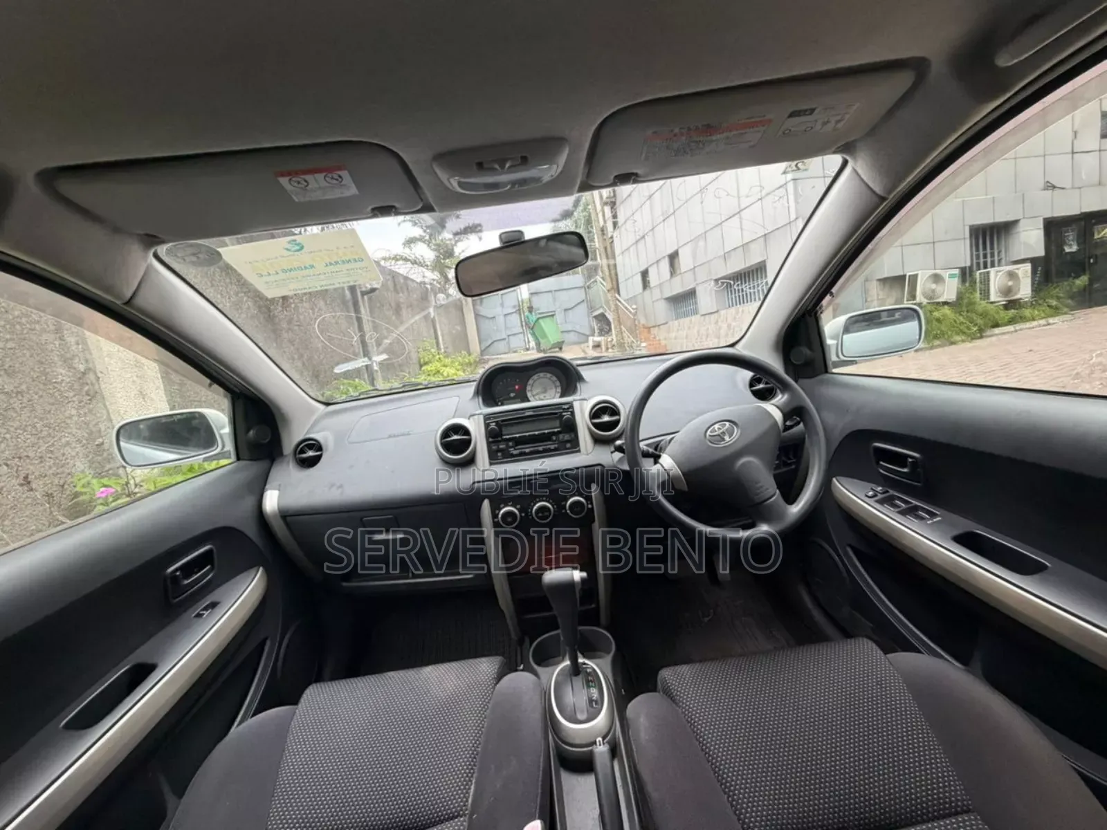 Toyota IST 2017 Gris