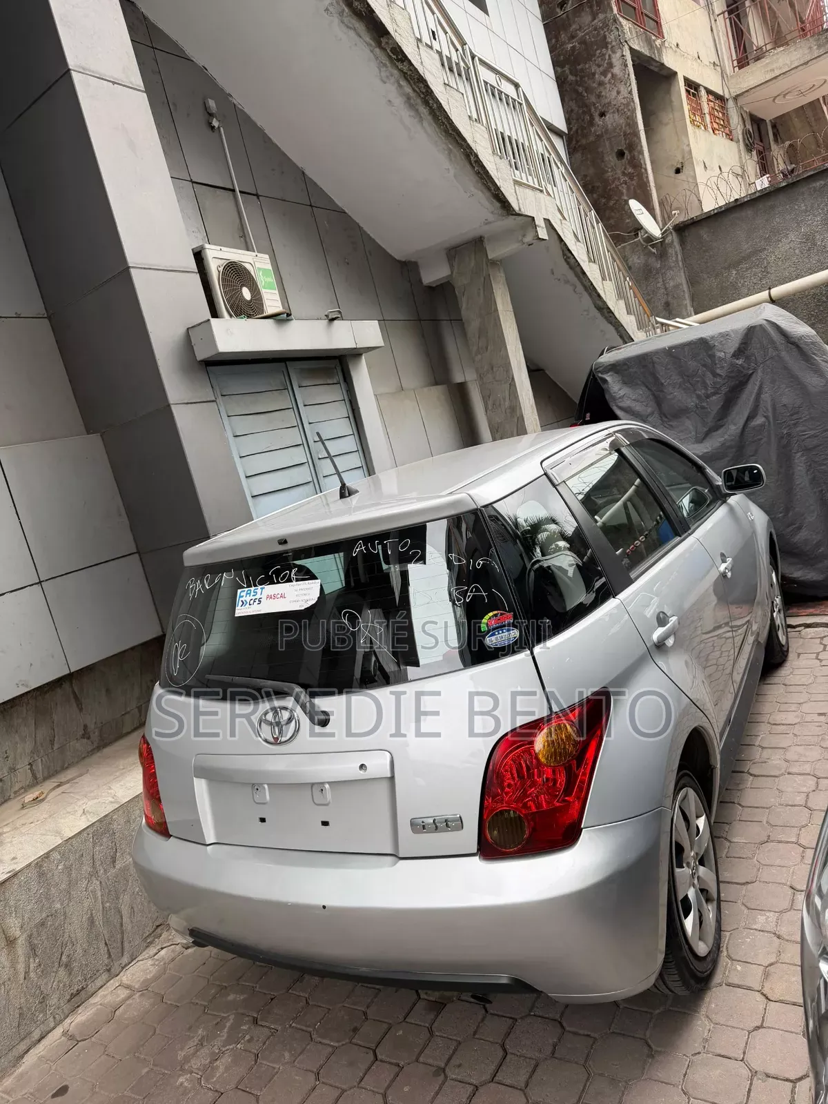 Toyota IST 2017 Gris