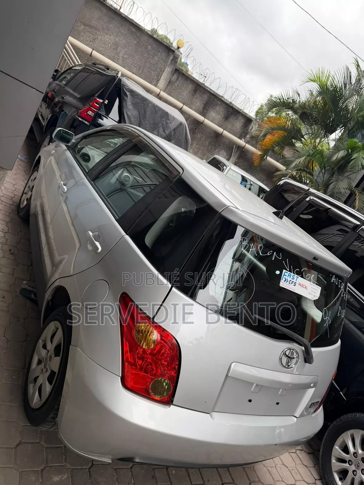 Toyota IST 2017 Gris