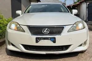 Toyota ISIS 2017 Beige