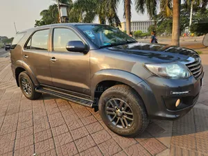 Toyota Fortuner 2013 Bleu