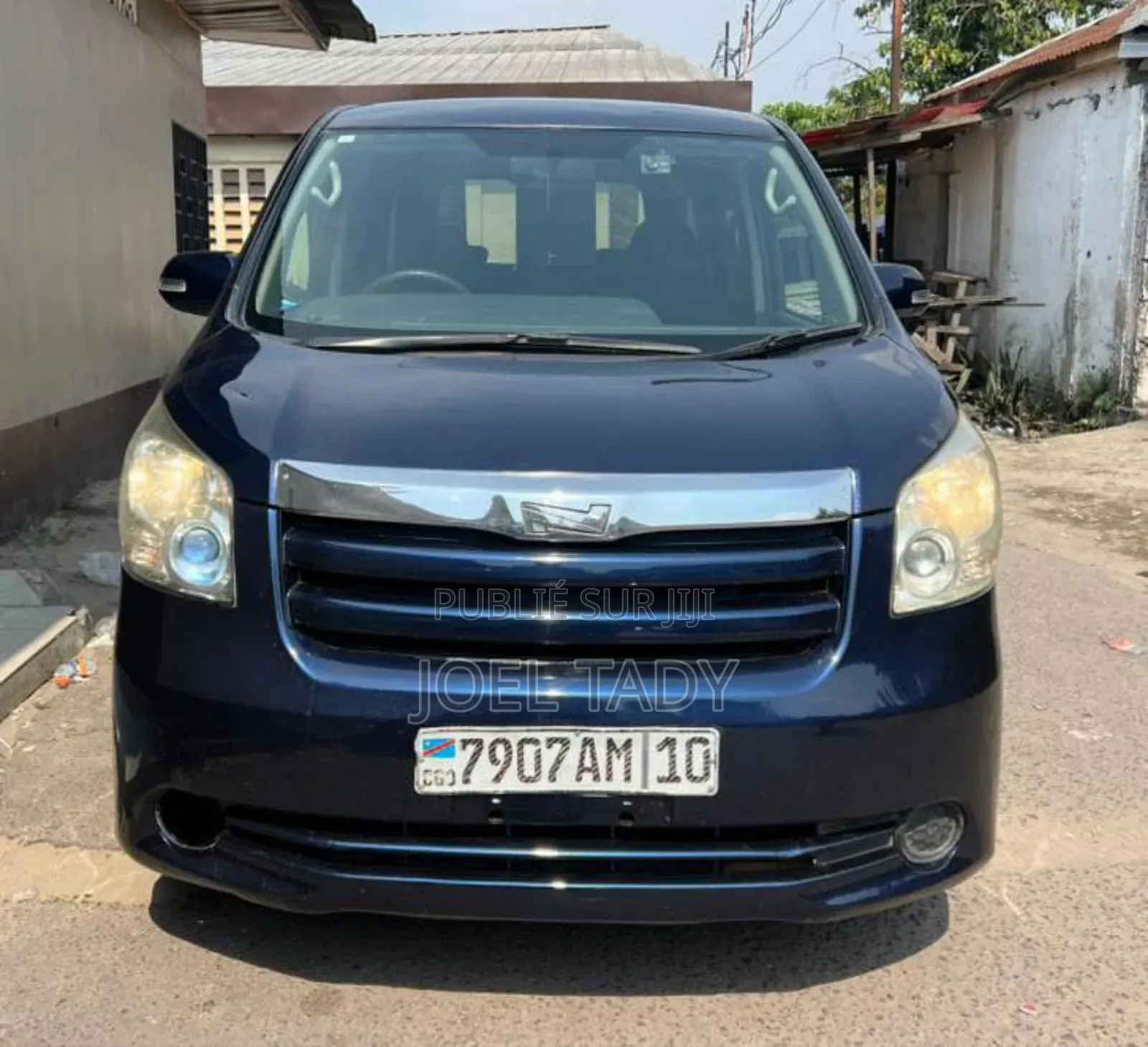 Toyota Noah 2012 Noir