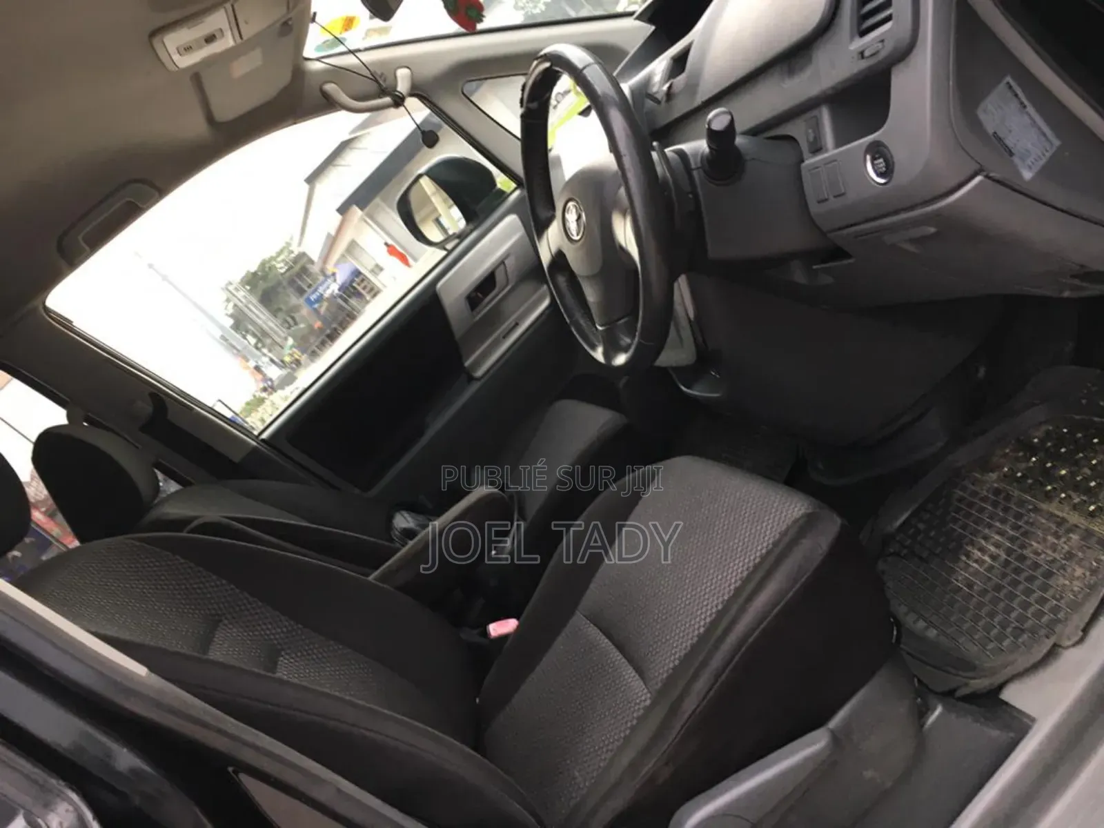 Toyota Noah 2012 Noir