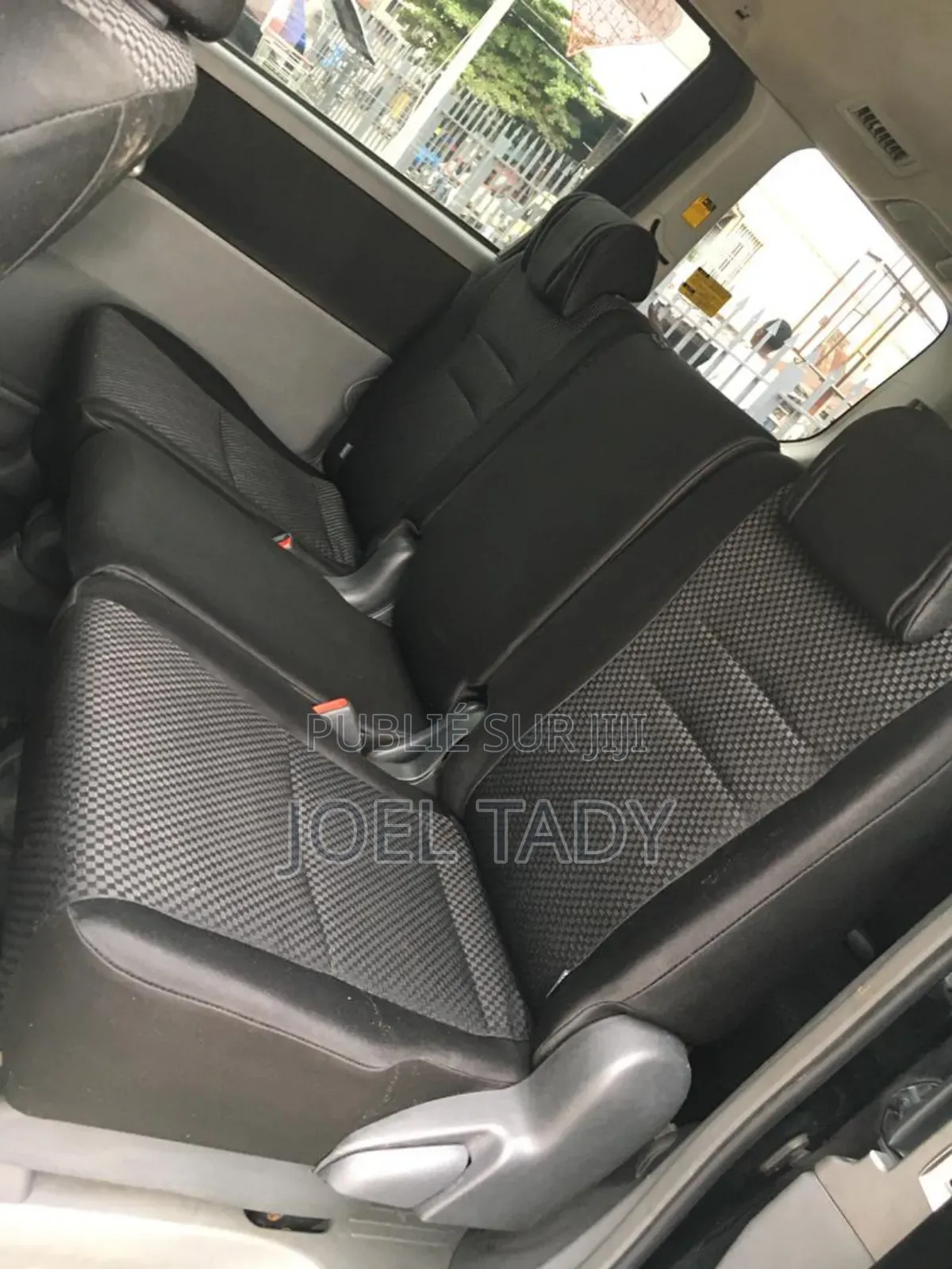 Toyota Noah 2012 Noir