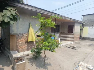 2chbre Villa dans Terre Jaune, Nsele à Vendre