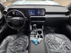 Nouveau Toyota Land Cruiser Prado 2.4 Petrol 2025 Noir