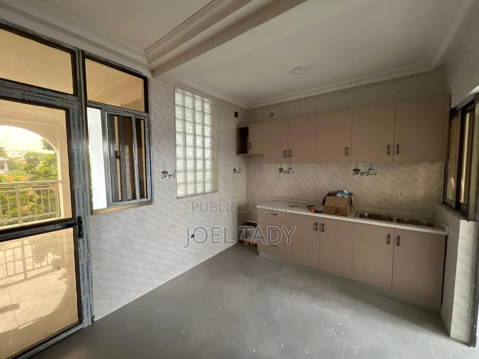 3chbre Appartement dans Empire Supreme, Ngaliema à Louer