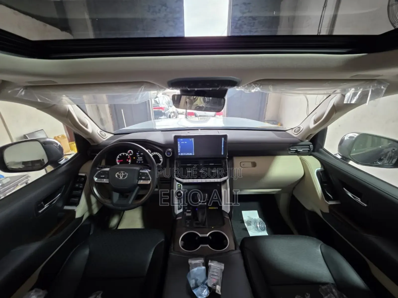 Nouveau Toyota Land Cruiser LC300 2025 Bleu