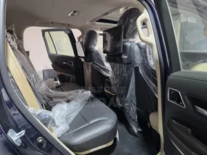 Nouveau Toyota Land Cruiser LC300 2025 Bleu