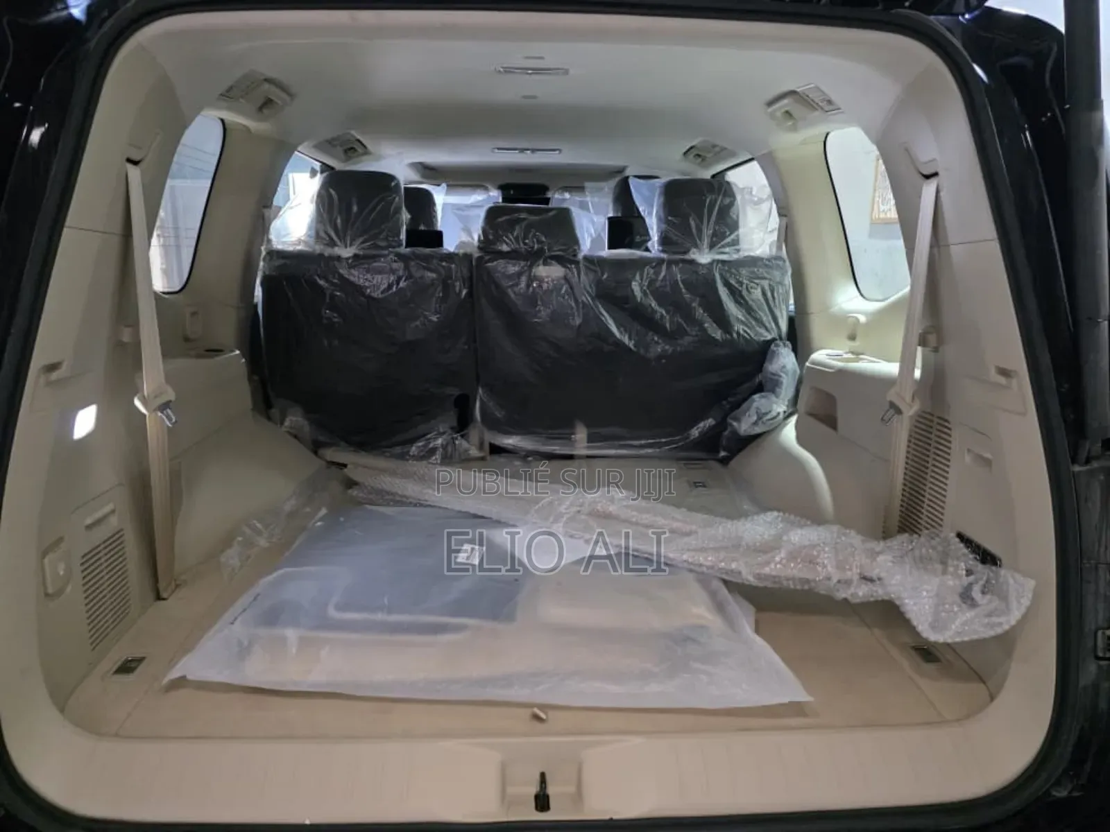 Nouveau Toyota Land Cruiser LC300 2025 Bleu