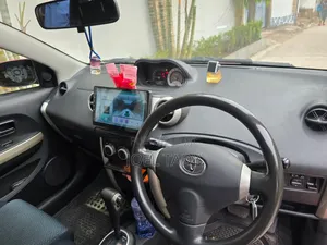 Toyota IST 2010 Rouge