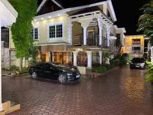 *Villa Duplex R+1**Composé**5 Grandes Chambres-Double Salon-Cuisine-3