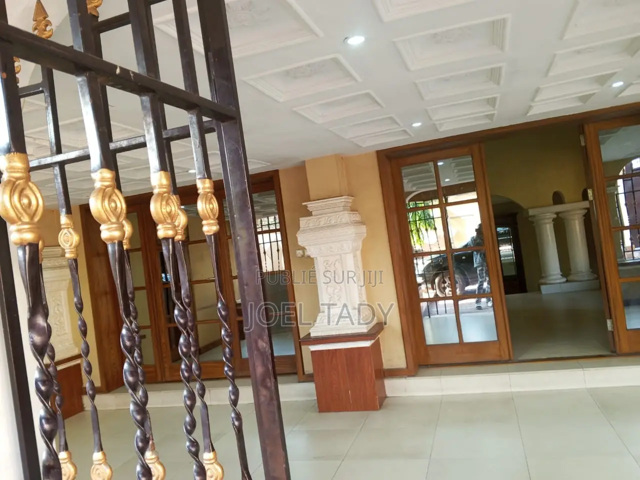 *Villa Duplex R+1**Composé**5 Grandes Chambres-Double Salon-Cuisine-3