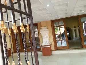 *Villa Duplex R+1**Composé**5 Grandes Chambres-Double Salon-Cuisine-3