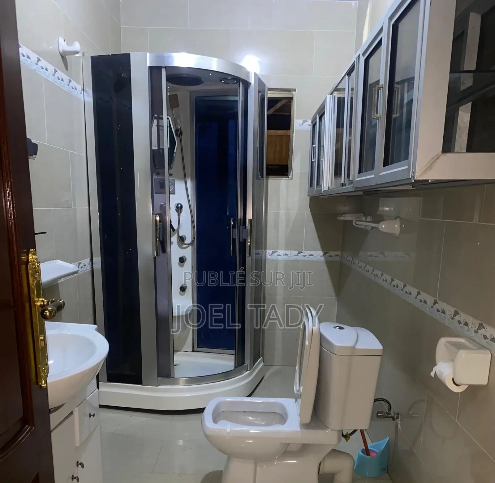 *Villa Duplex R+1**Composé**5 Grandes Chambres-Double Salon-Cuisine-3