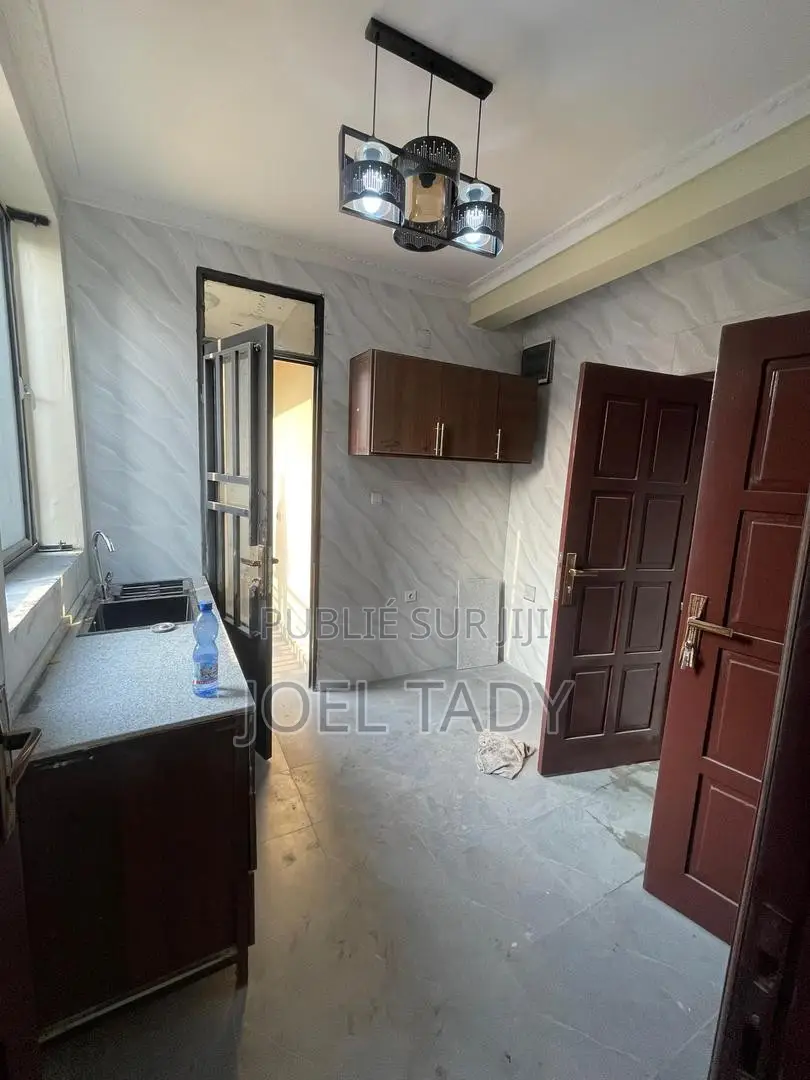 2chbre Appartement dans Empire Supreme, Ngaliema à Louer