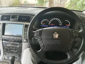 Toyota Crown 2017 Noir Mat