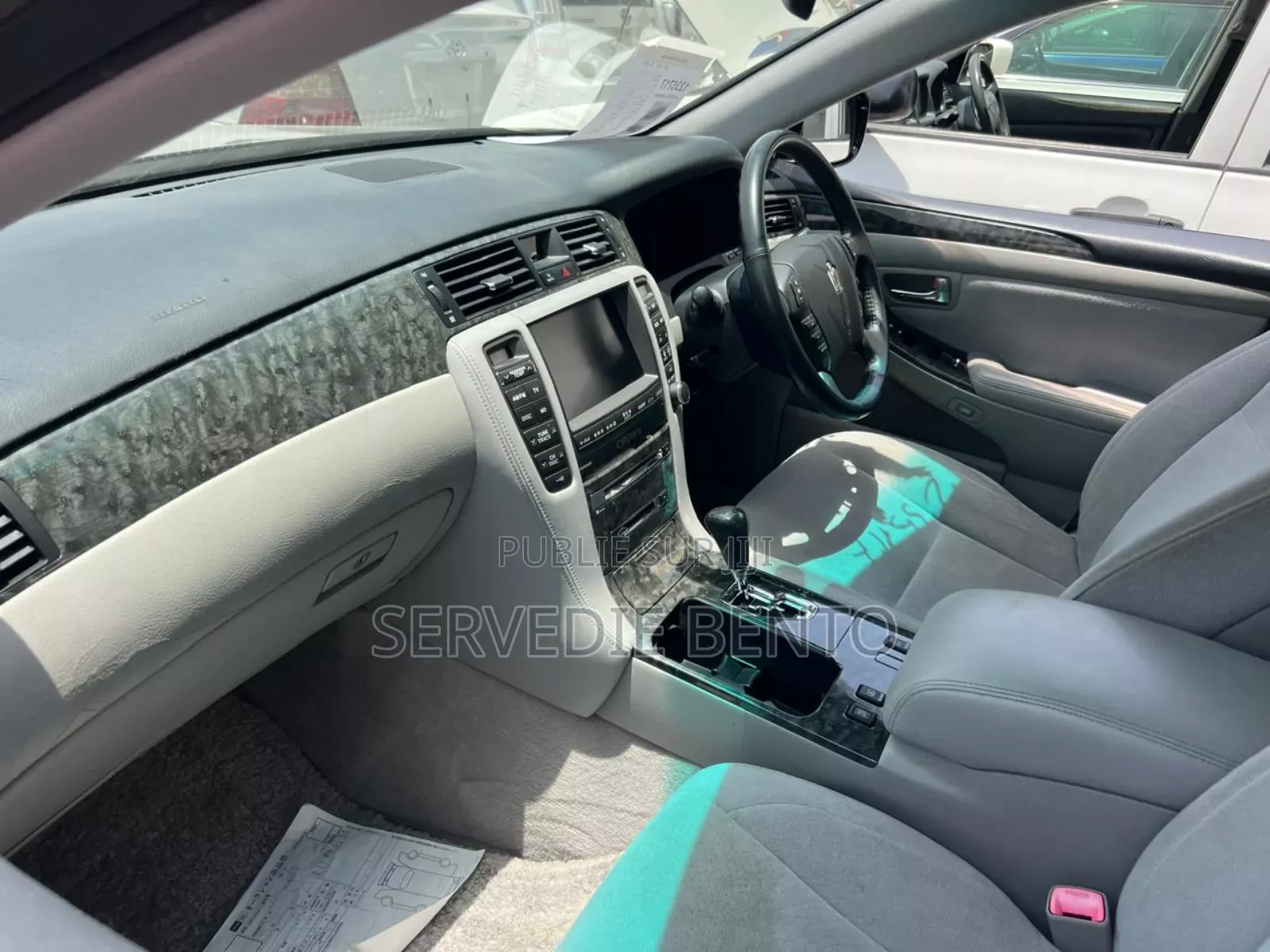 Toyota Crown 2017 Noir Mat