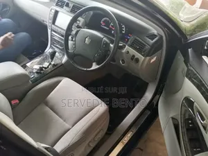 Toyota Crown 2017 Noir Mat