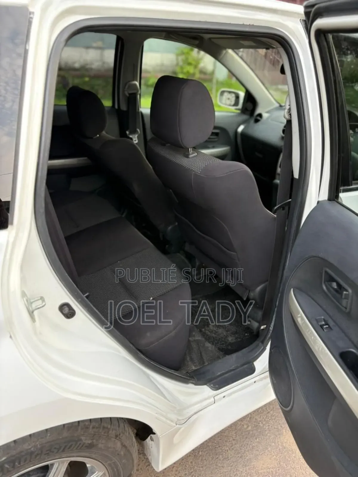 Toyota IST 2012 Blanc