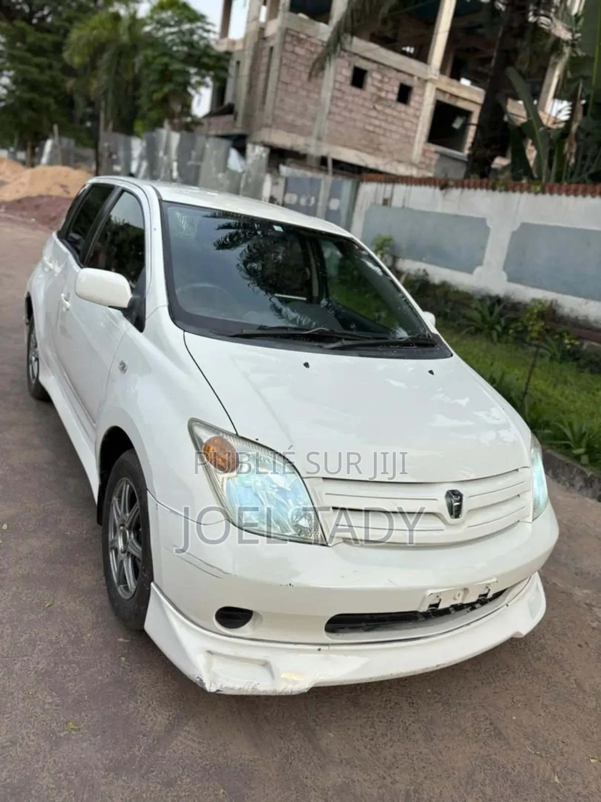 Toyota IST 2012 Blanc