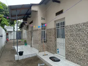 3chbre Villa dans Esplanade, Nsele à Vendre