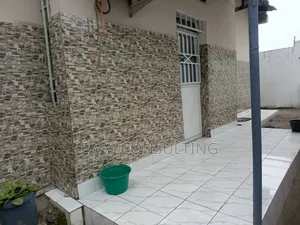 3chbre Villa dans Esplanade, Nsele à Vendre