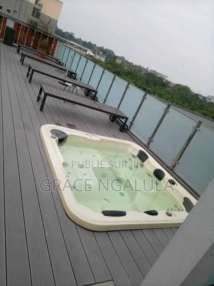 Meublé 2chbre Appartement dans Grace Ngalula, Gombe à Louer