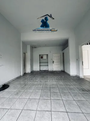2chbre Appartement dans Empire Supreme, Gombe à Vendre