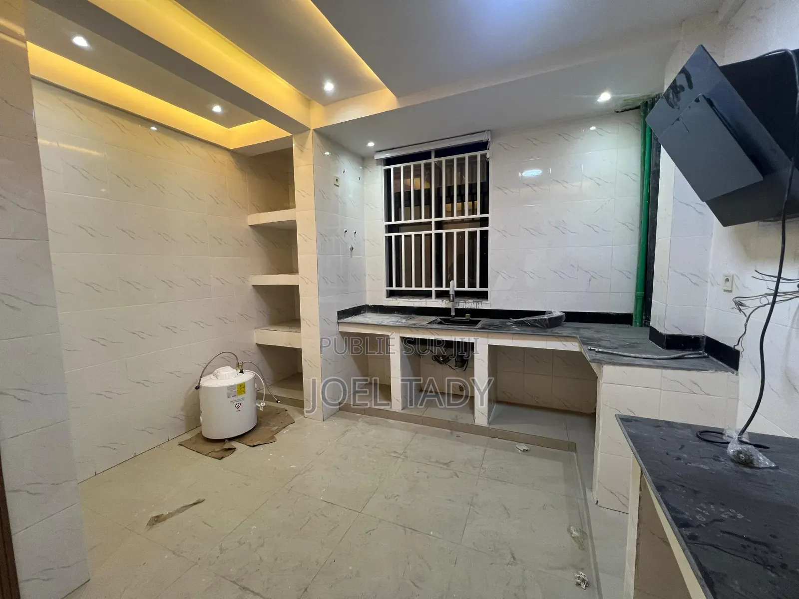 3chbre Appartement dans Empire Supreme, Kintambo à Louer