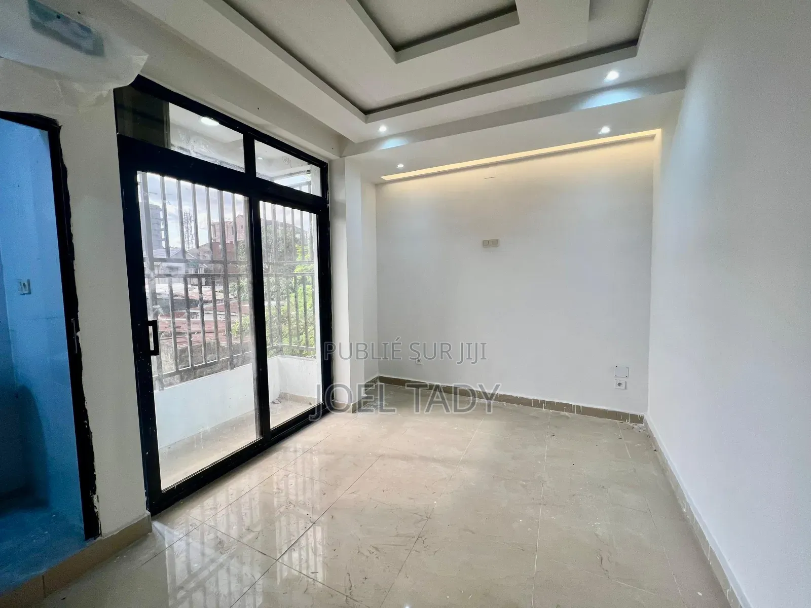 3chbre Appartement dans Empire Supreme, Kintambo à Louer