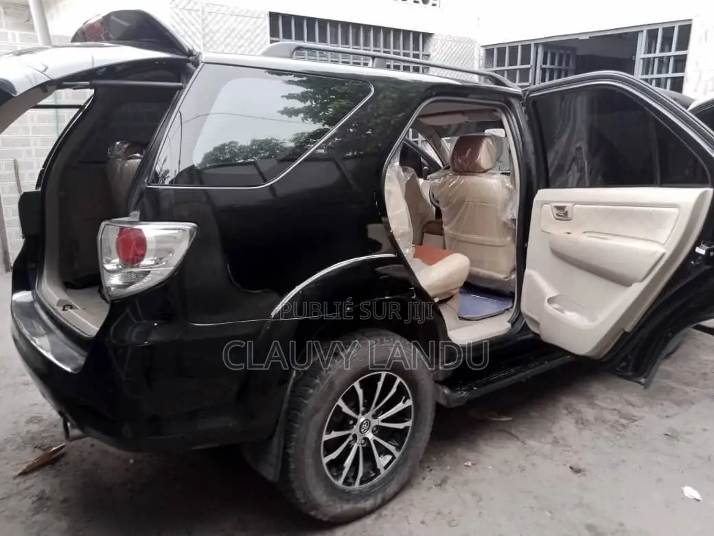 Toyota Fortuner 2014 Noir