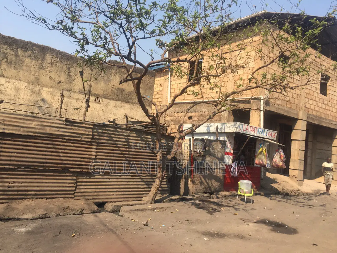 Vente d'Une Parcelle Dans La Commune Kenya