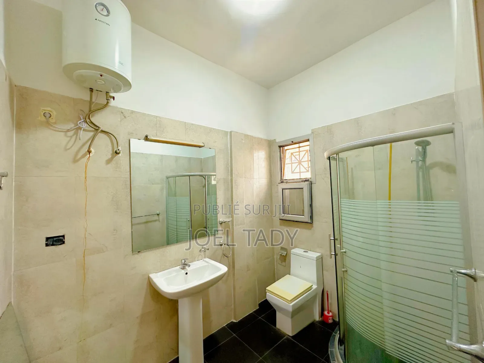 3chbre Appartement dans Empire Supreme, Ngaliema à Louer