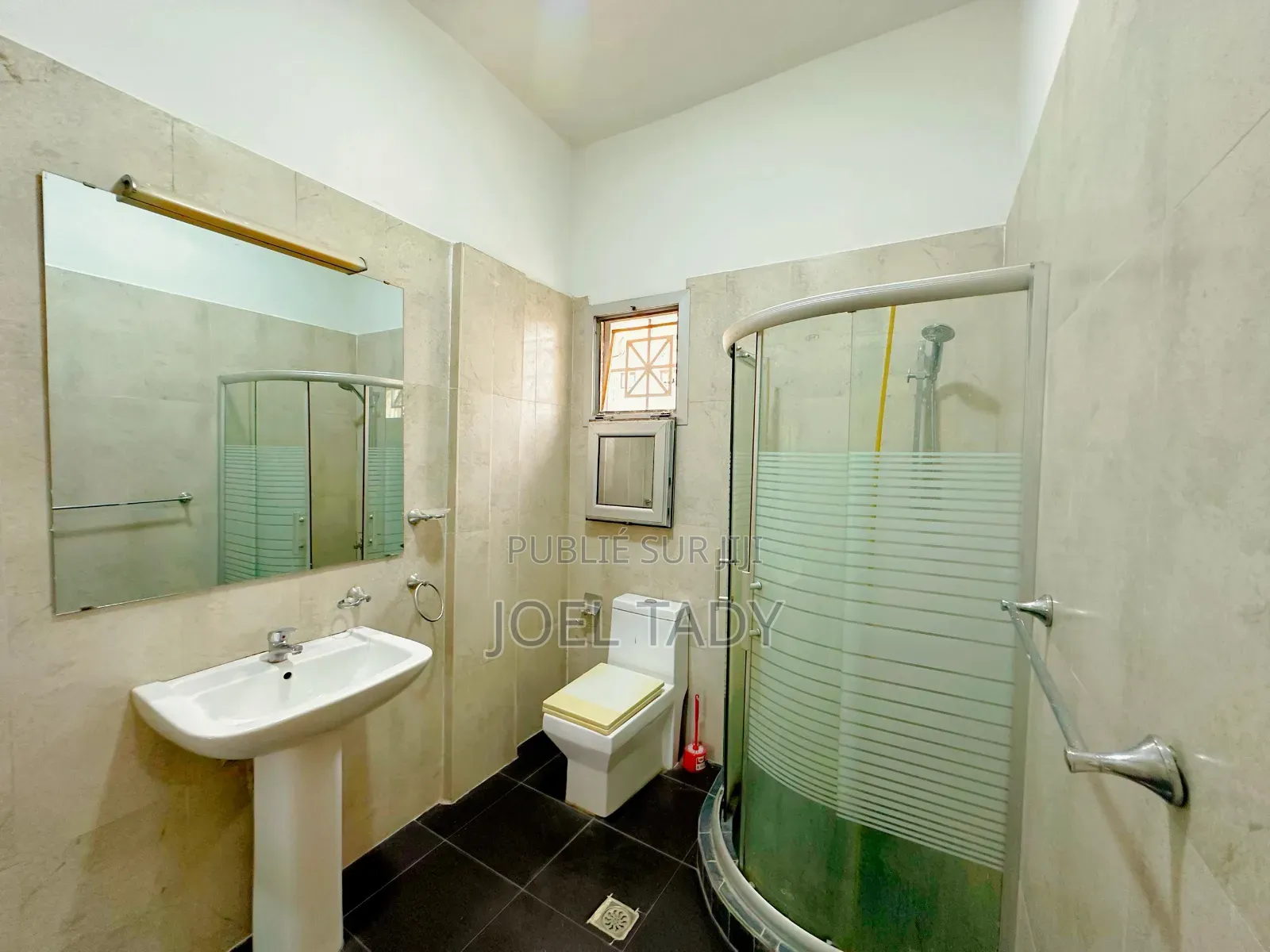 3chbre Appartement dans Empire Supreme, Ngaliema à Louer