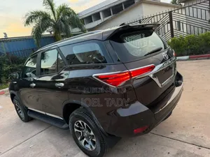 Toyota Fortuner 2019 Noir