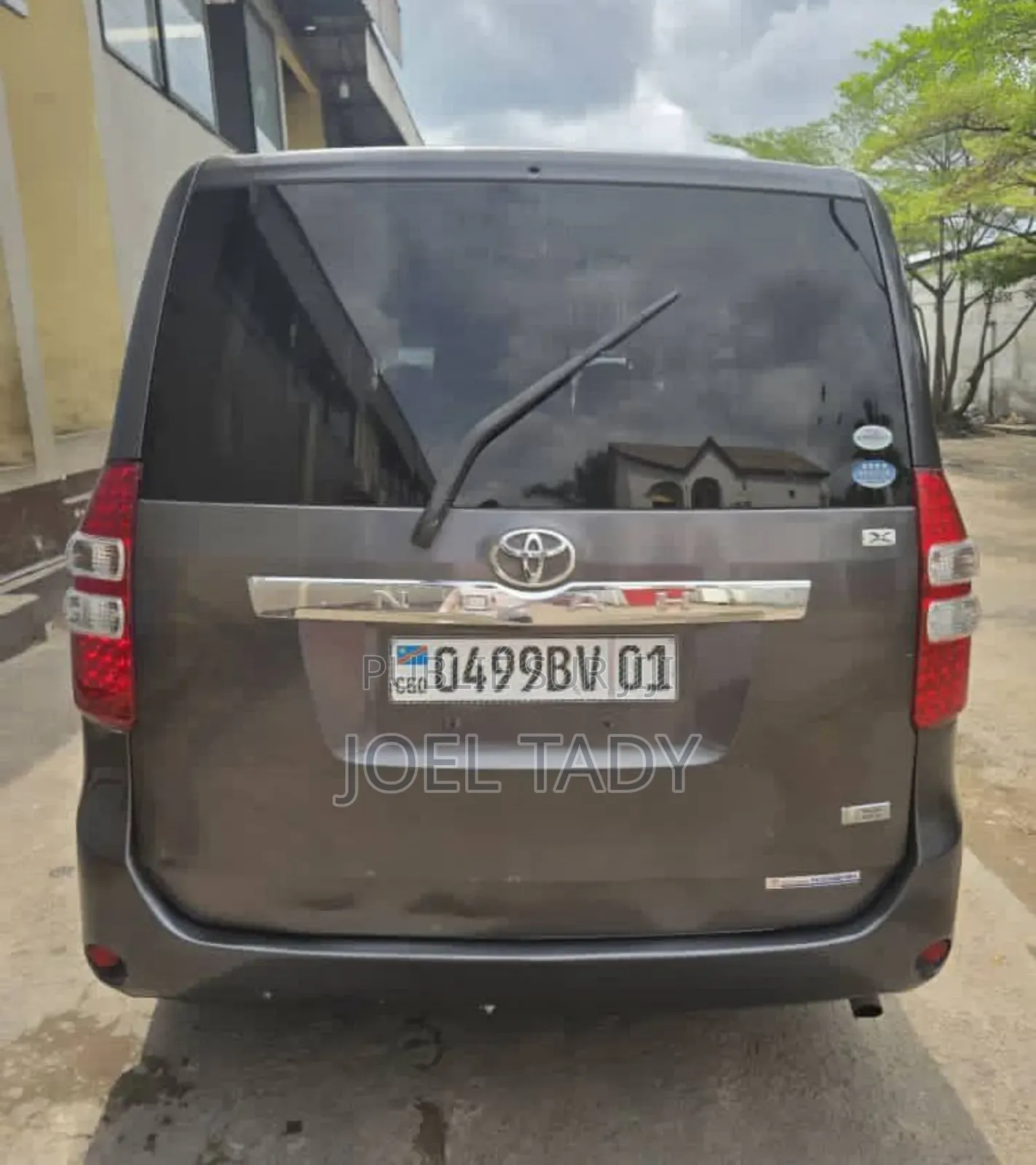 Toyota Noah 2013 Beige