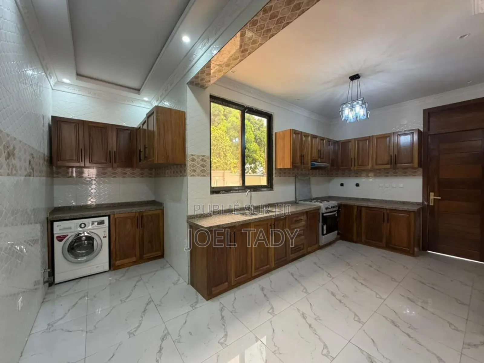 4chbre Villa dans Empire Supreme, Ngaliema à Vendre