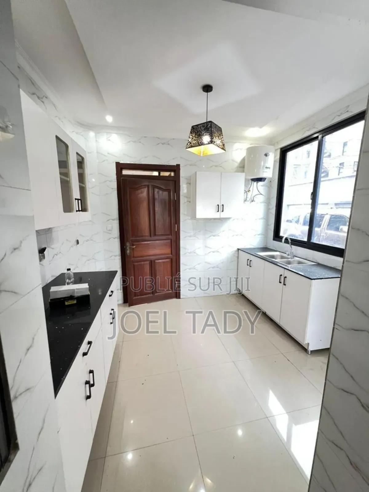 3chbre Appartement dans Empire Supreme, Ngaliema à Louer