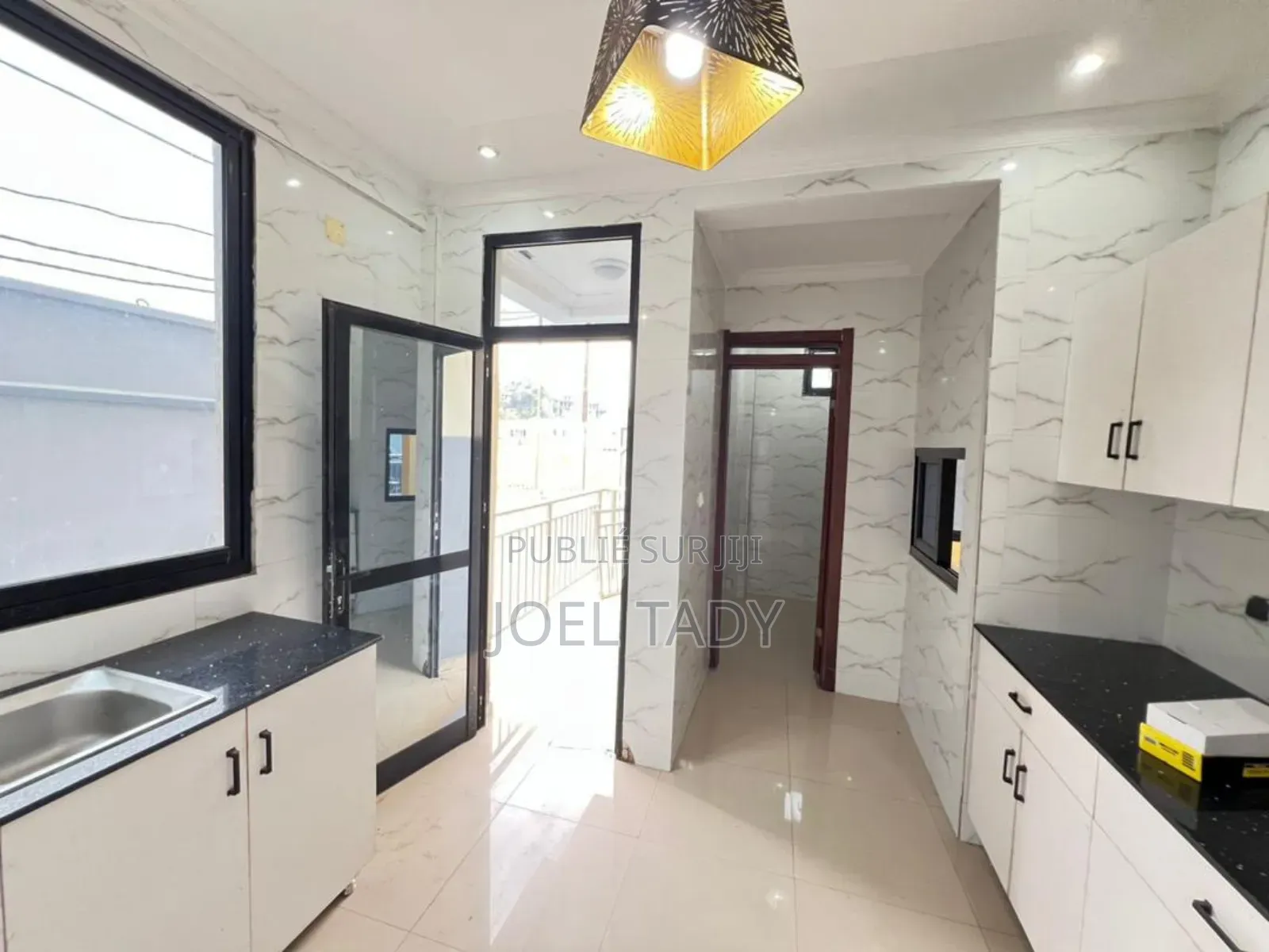 3chbre Appartement dans Empire Supreme, Ngaliema à Louer