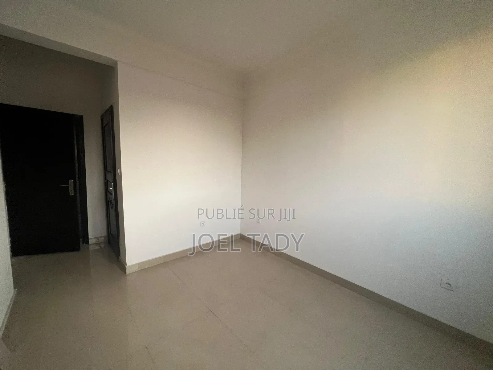 3chbre Appartement dans Empire Supreme, Kintambo à Louer