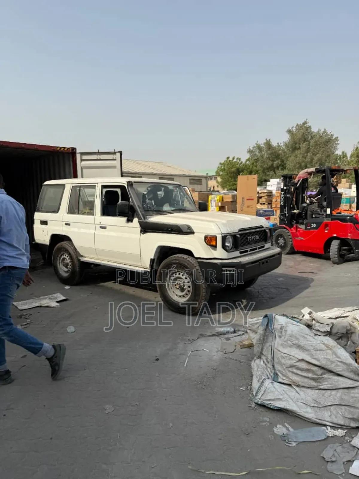 Nouveau Toyota Land Cruiser 2025 Blanc cassé