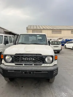 Nouveau Toyota Land Cruiser 2025 Blanc cassé